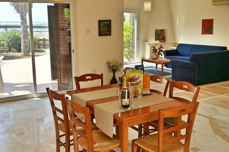Larnaka Beach House 3 Bagian luar foto