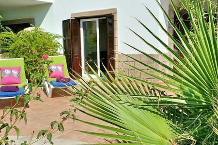 Larnaka Beach House 3 Bagian luar foto