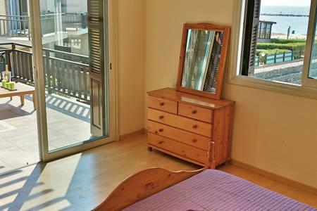 Larnaka Beach House 3 Bagian luar foto